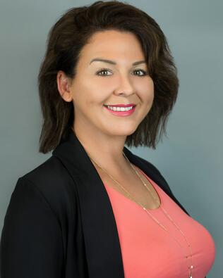 Headshot of Natalie Weires