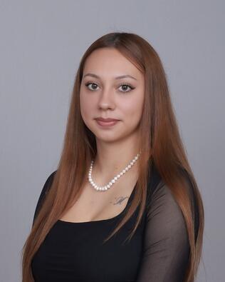 Headshot of Marissa Flores