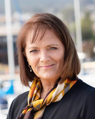 Headshot of Barbara Weidman