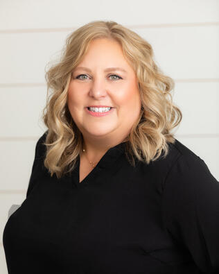 Headshot of Connie Gurtner