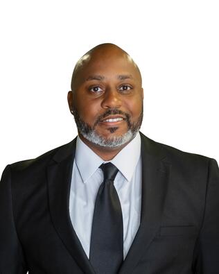 Headshot of Deontia Andrews