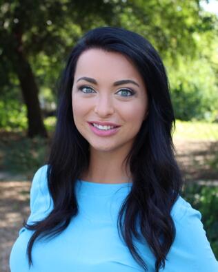 Headshot of Andrea Mayne