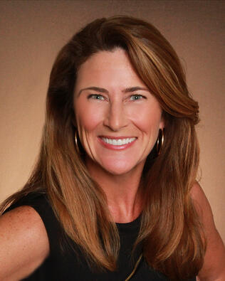 Headshot of Sharon Overholt