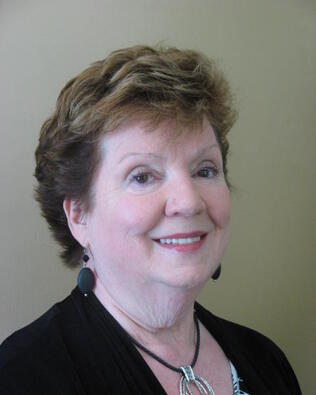 Headshot of Suzanne Norris