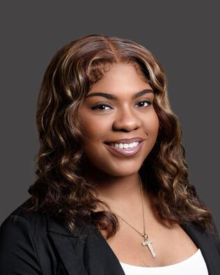 Headshot of Tiffane Clay