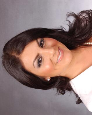 Headshot of Wendy Lares
