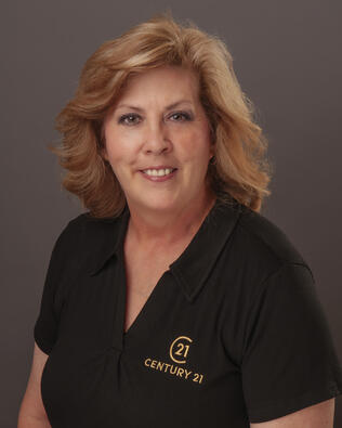 Headshot of Shari Pretz