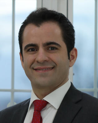 Headshot of Mo Abbasi