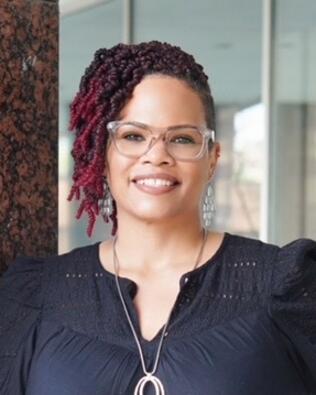 Headshot of Tracy Carter