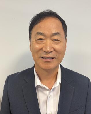 Headshot of Chong "John" Yi