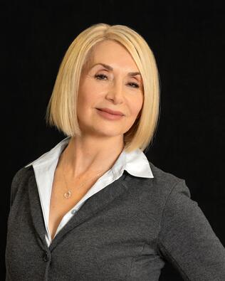 Headshot of Josefina Gonzalez