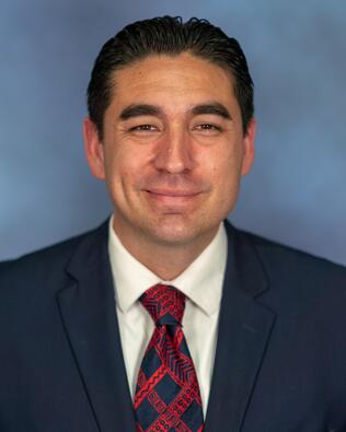 Headshot of Edgar Barraza