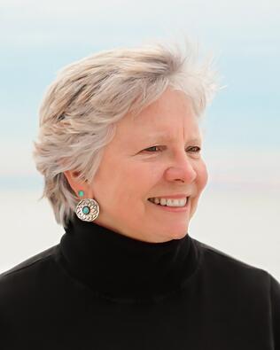 Headshot of Trish Mainey