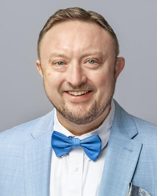 Headshot of Daniel Jackson