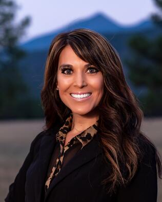 Headshot of Lisa Hernandez