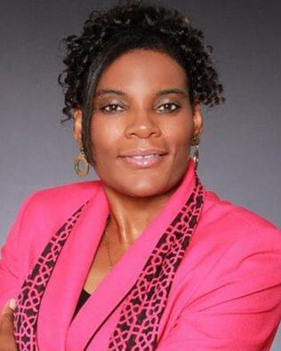 Headshot of Lenette Chapman