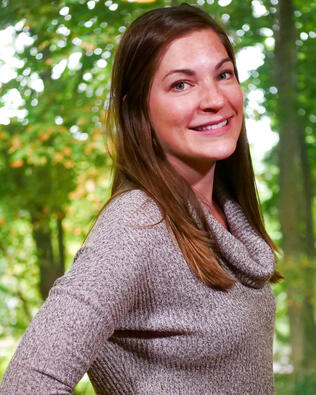 Headshot of Stefanie Craig