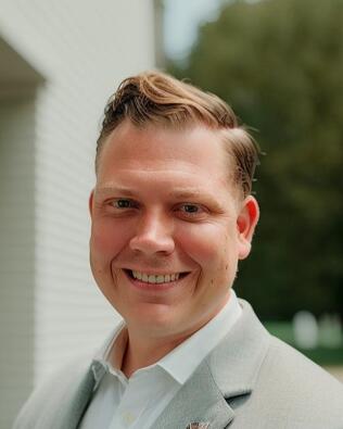Headshot of Brandon Harris