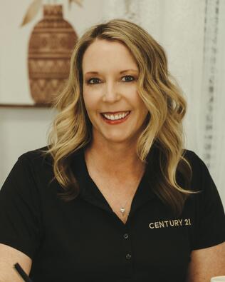 Headshot of Kristin Frazier