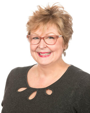 Headshot of Darcy Demos