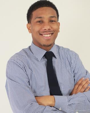 Headshot of Elliot Mapps