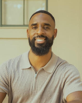 Headshot of Telanto Harvey
