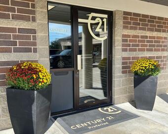 CENTURY 21 Real Estate Office Preferred Located in Mason City, IA