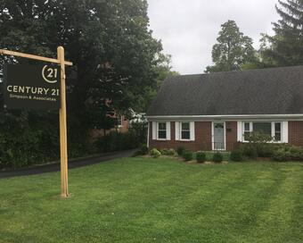 Photo depicting the building for CENTURY 21 Simpson & Associates