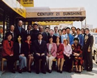 Photo depicting the building for CENTURY 21 Sunshine