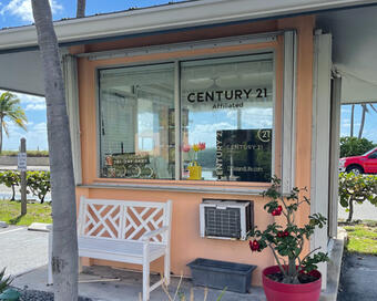 Photo depicting the building for CENTURY 21 Circle