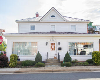 Photo depicting the building for CENTURY 21 Redwood Realty