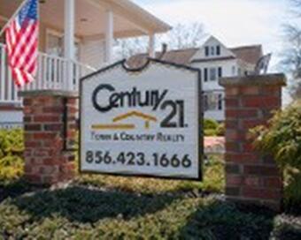 Photo depicting the building for CENTURY 21 Town & Country Realty