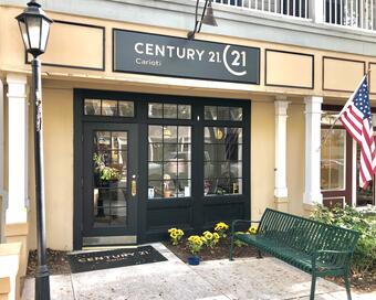 Photo depicting the building for CENTURY 21 Carioti