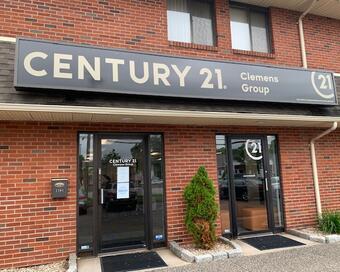 Photo depicting the building for CENTURY 21 Clemens Group