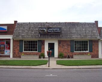 Photo depicting the building for CENTURY 21 Town & Country of Grosse Pointe