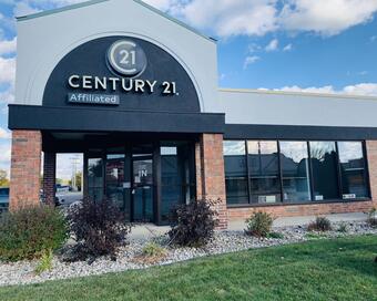 Photo depicting the building for CENTURY 21 Circle