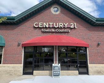 Photo depicting the building for CENTURY 21 Town & Country