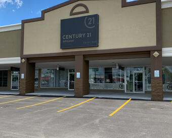 Photo depicting the building for CENTURY 21 Circle