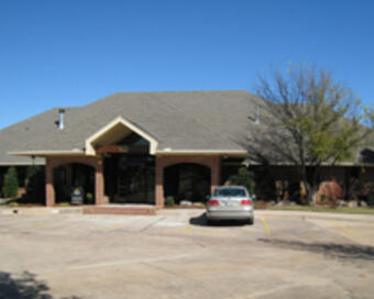 Photo depicting the building for CENTURY 21 Goodyear Green