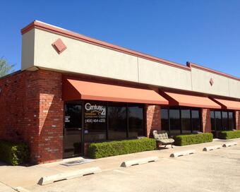 Photo depicting the building for CENTURY 21 Goodyear Green