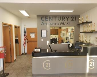 Photo depicting the building for CENTURY 21 Circle