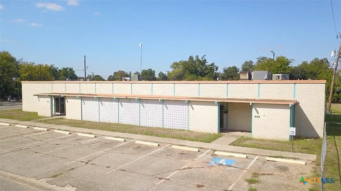 Property Image for 402 E Guadalupe Street