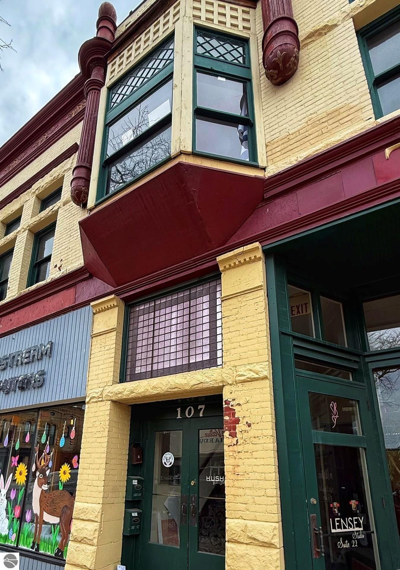 Property Image for 107 W Superior Street