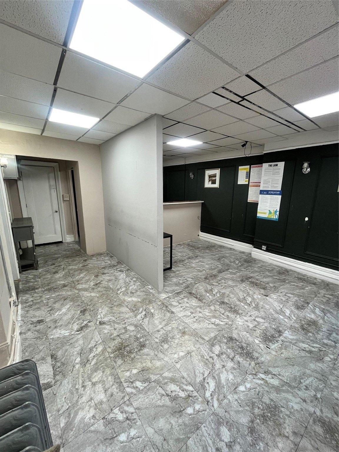 Property Image for 30 E Kingsbridge Road 3L