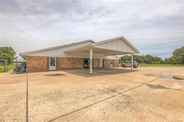 Property Image for 2401 E Fort Worth Street