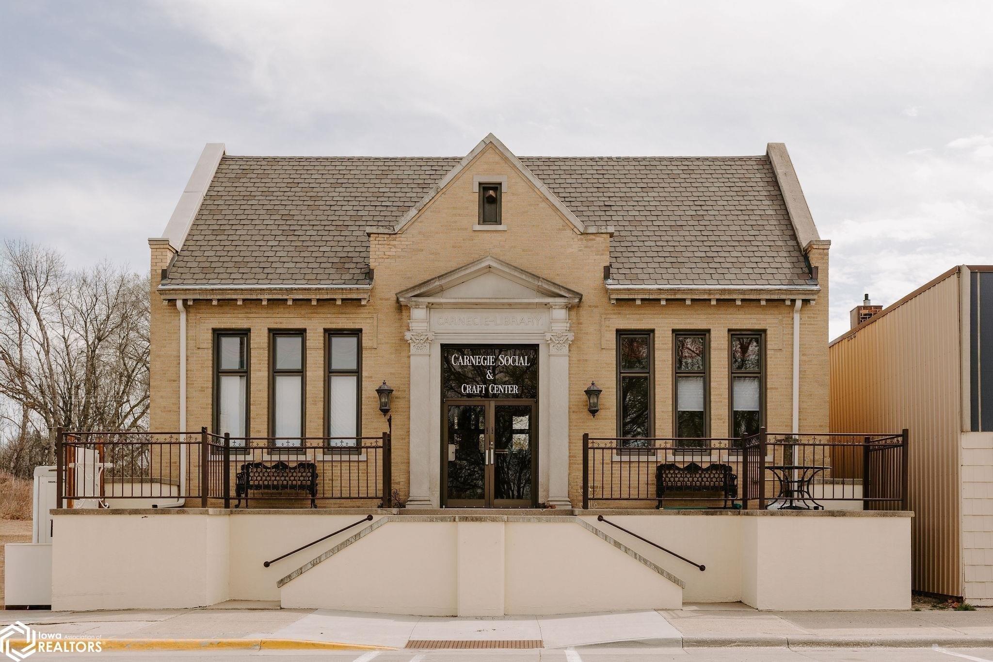 Property Image for 120 N Illinois Street
