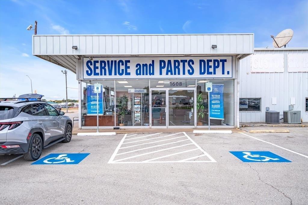 Property Image for 1608 W Moore Avenue