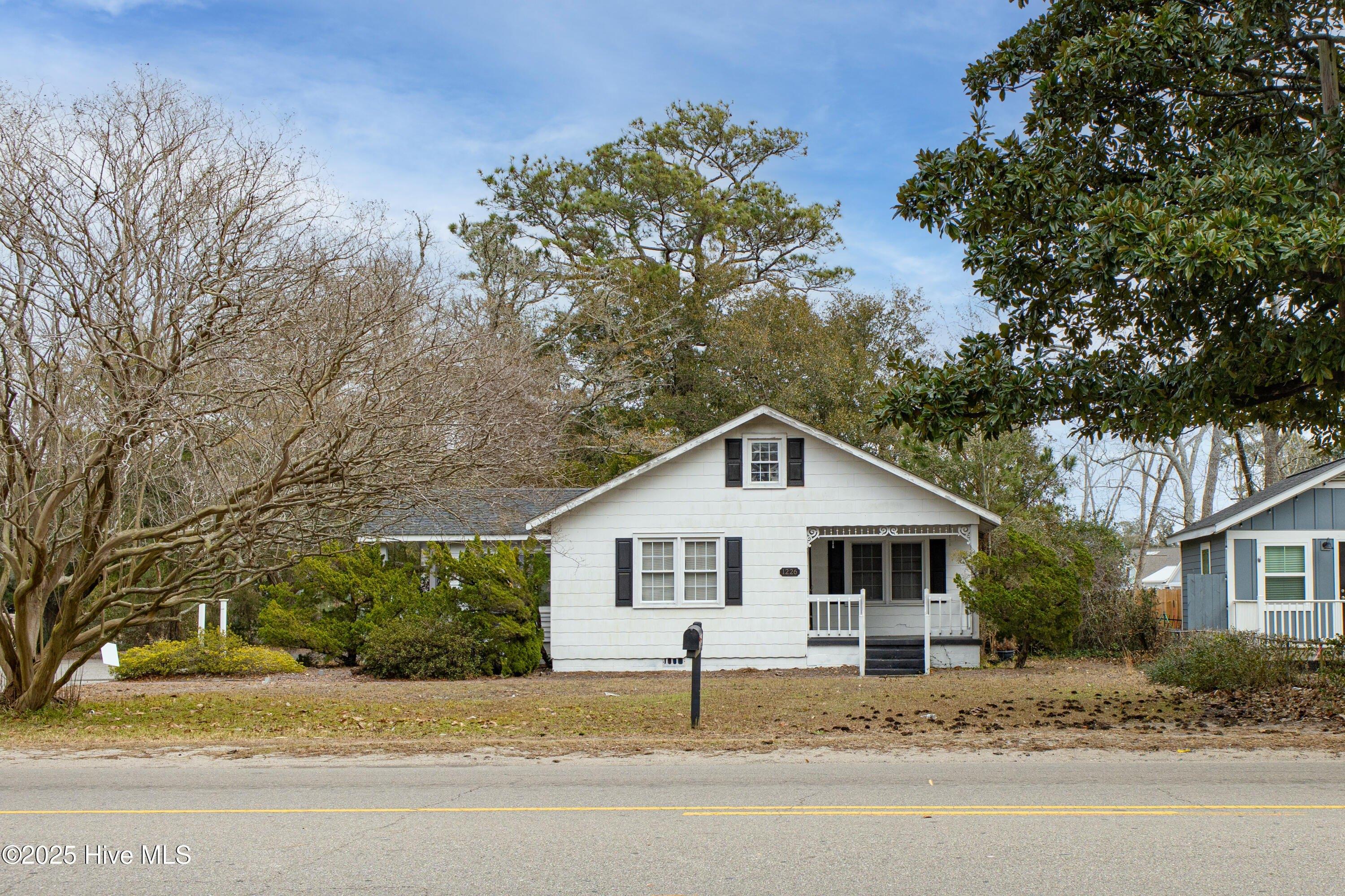 Property Image for 1226 N Howe Street