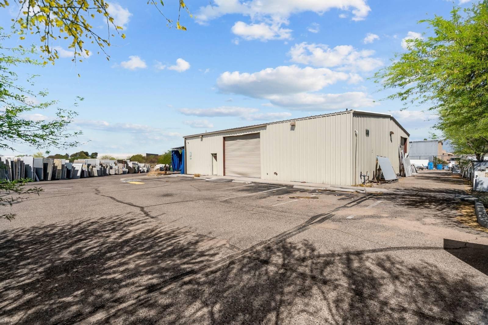 Property Image for 1530 E Benson Hy