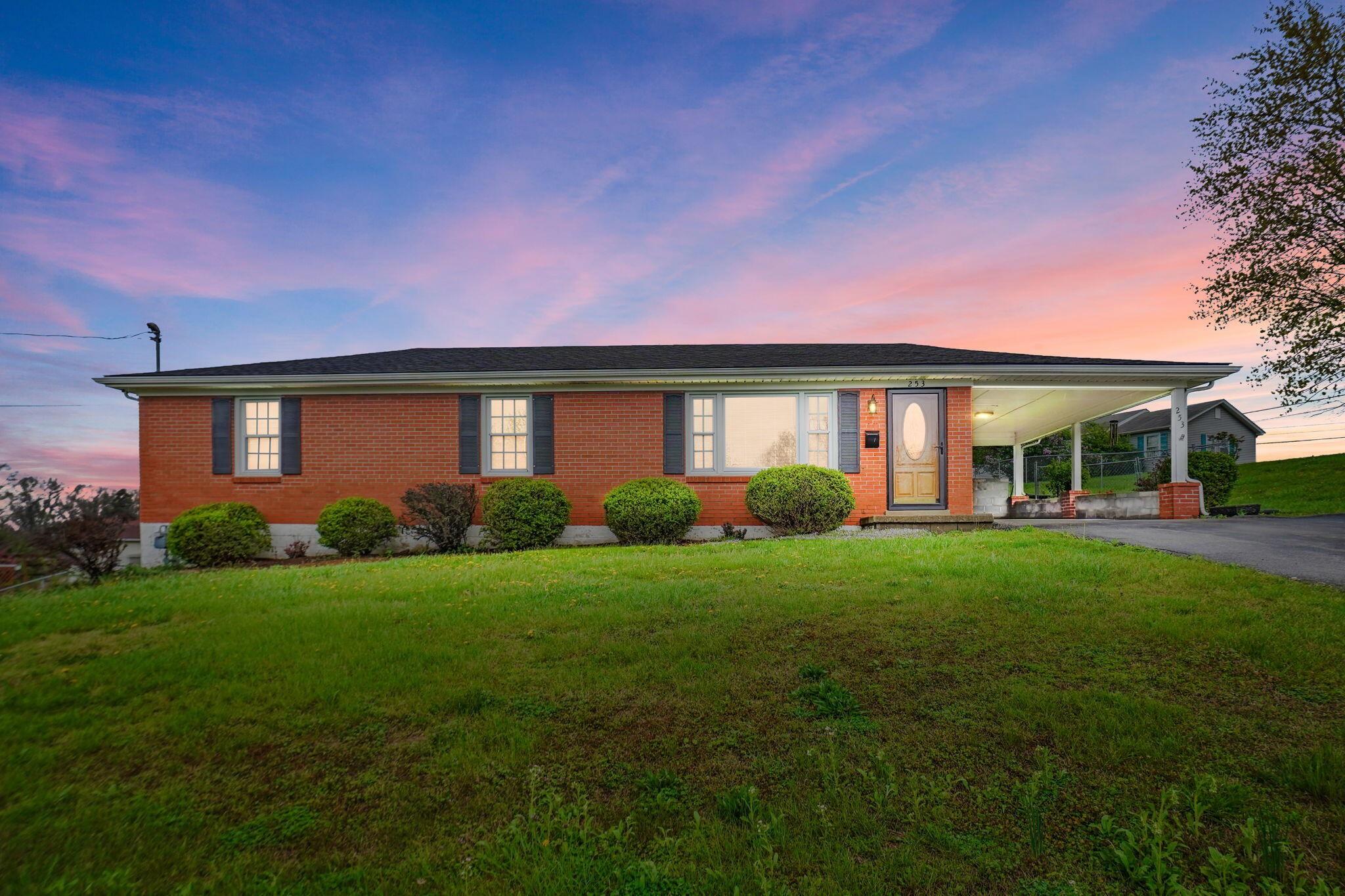 253 Queensway Drive, Frankfort, KY 40601 MLS 24006854 CENTURY 21